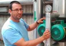 Tras superar el mes de prácticas, Ángel José García-Cid obtiene el certificado de profesionalidad en Fontanería, Calefacción y Climatización Doméstica